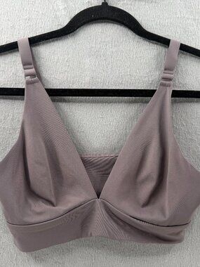 Everlane The Invisible Bra Size M Plum Gray Adjustable Unlined V-Neck Seamless